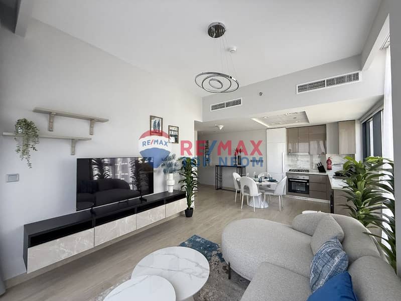 CORNER UNIT | OVERLOOKING ROAD & COMMUNITY | LUXURY FURNISHED - Image 12