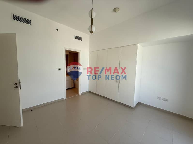 UPGRADED 2 BHK / SERIOUS SELLER / VACANT - Image 10