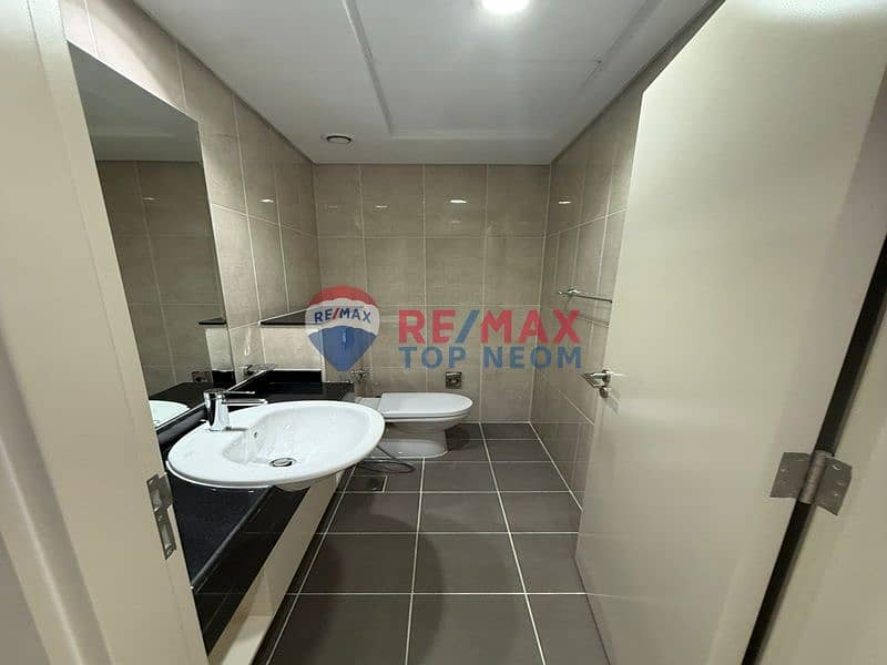 FULLY FURNISHED | SPACIOUS | VACANT - Image 11