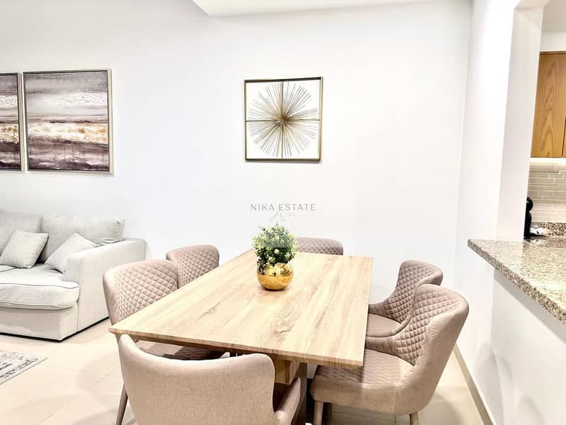 Downtown Panorama | Burj Khalifa View | Furnished