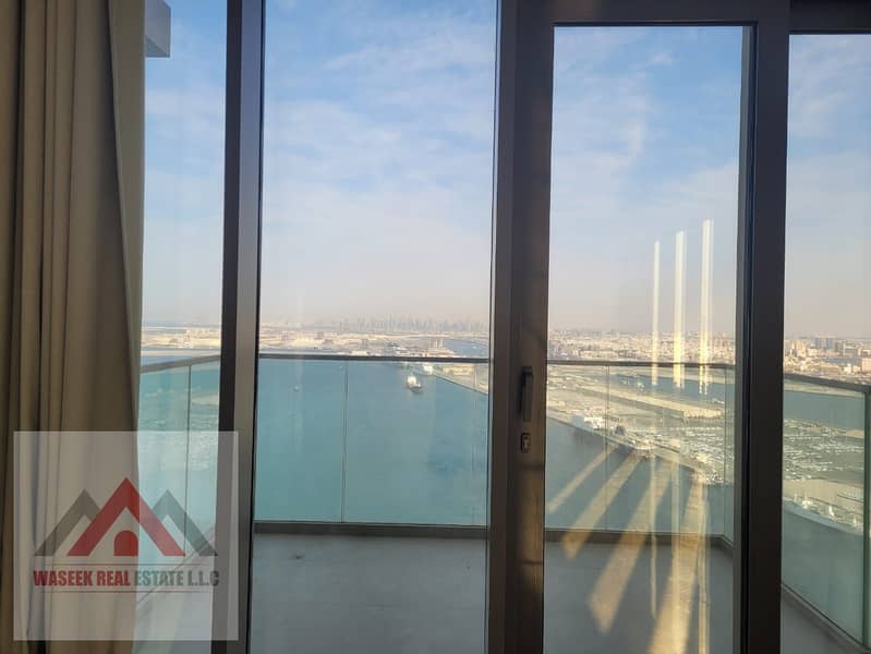 BREEZY I LIGHT AND BEAUTIFULLY MODERN