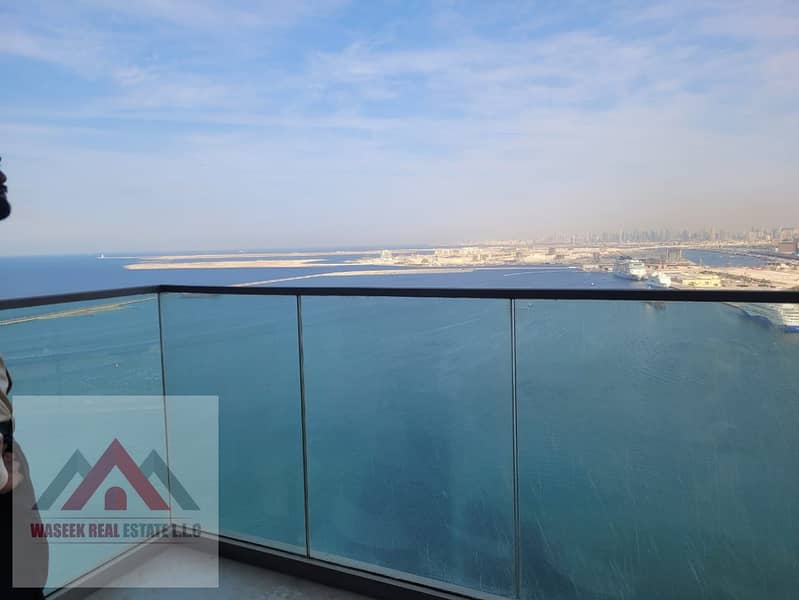 BREEZY I LIGHT AND BEAUTIFULLY MODERN