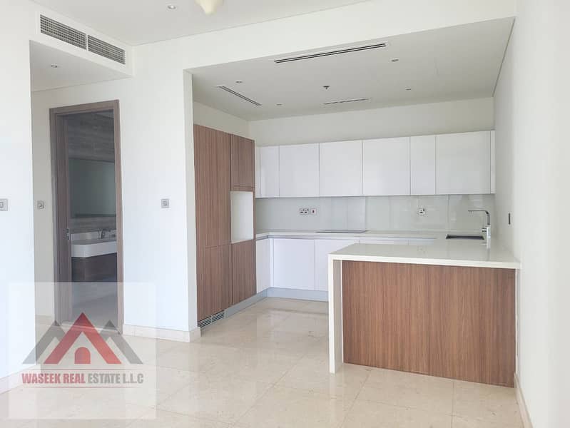 BREEZY I LIGHT AND BEAUTIFULLY MODERN - Image 9