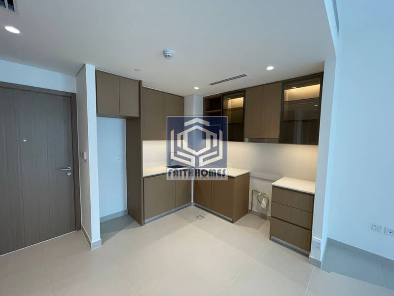 BEACHFRONT LUXURY LIVING AT CREEK HARBOUR