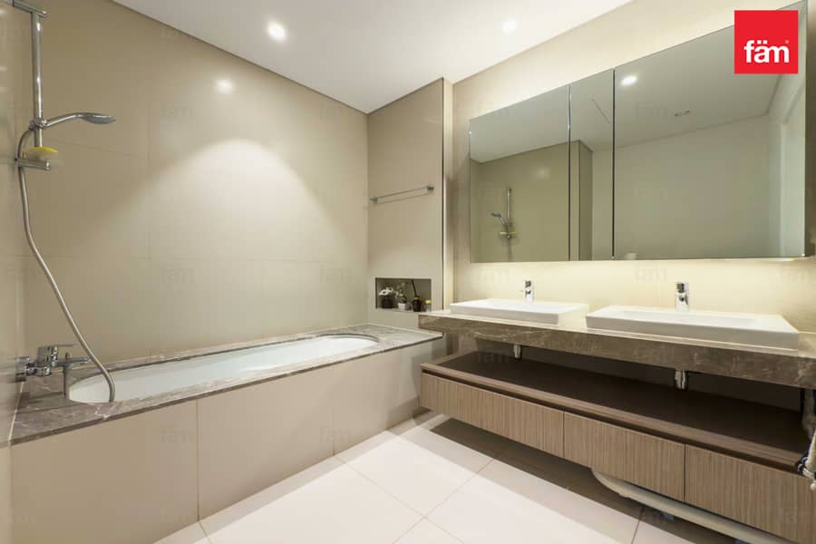 Sea and Burj Khalifa View| Unique Layout| Duplex - Image 13