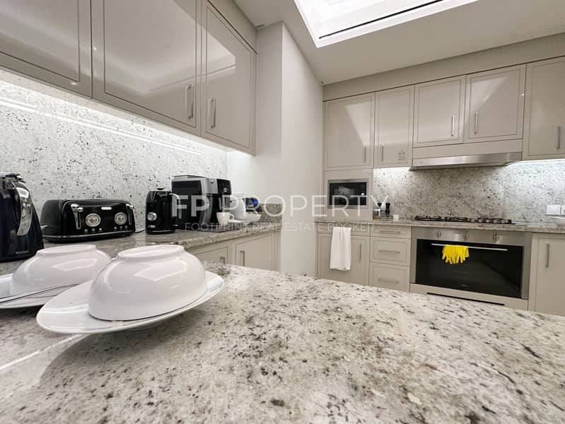 Fully Furnish 3 Bed | Higher Floor | Sea View | Vacant - Image 6