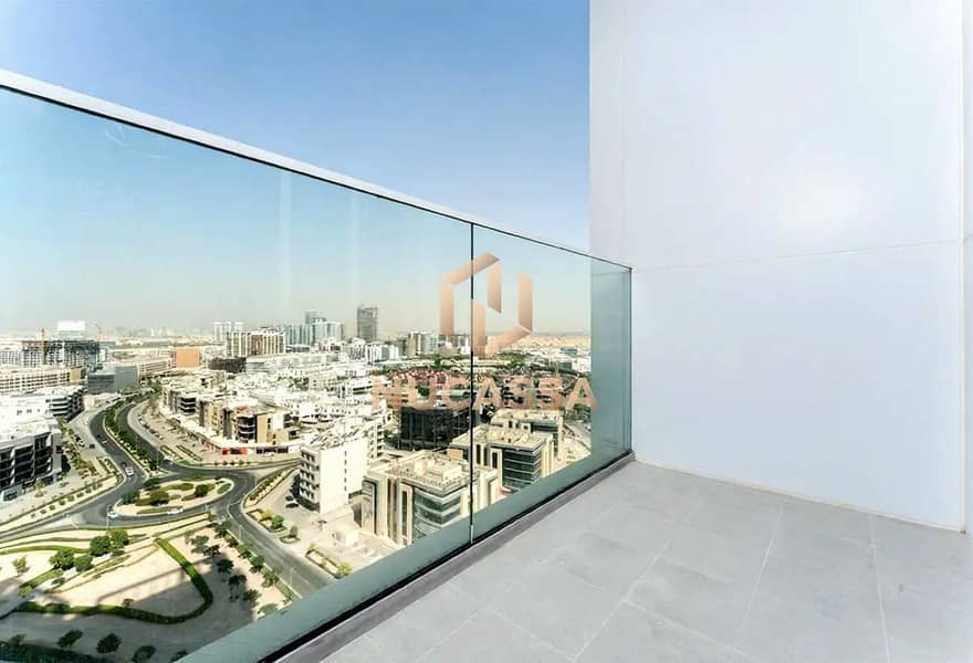 Spacious 1 BR I Accessible I Panoramic View