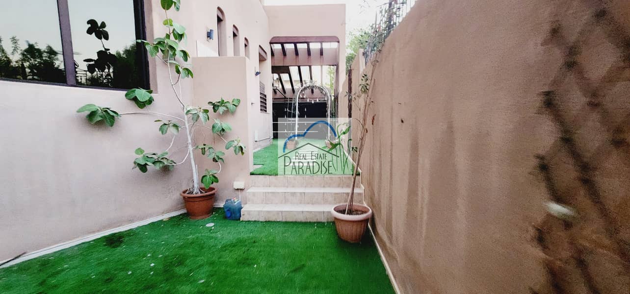 available semi independent 4 Bedroom all Master bedrooms/Maid Room/ Living & dinning/private back lawn swimming pool/4parking space/for rent in mirdif - Image 6