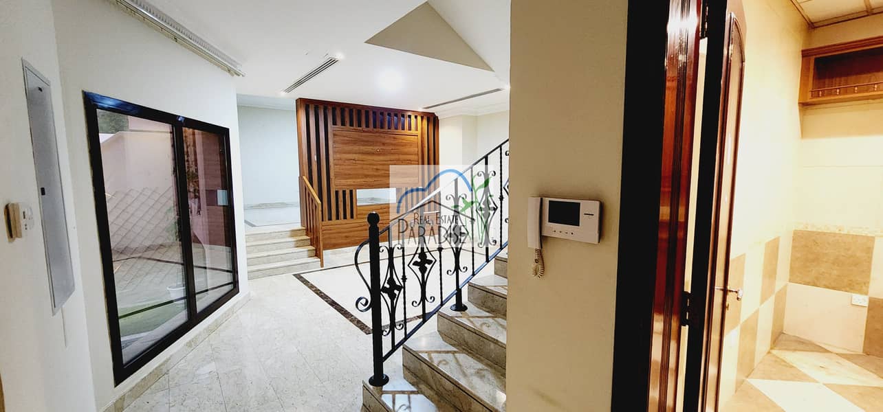 available semi independent 4 Bedroom all Master bedrooms/Maid Room/ Living & dinning/private back lawn swimming pool/4parking space/for rent in mirdif - Image 7