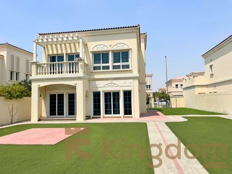 Premium 4BR Villa | Landscaped Garden | Single Row