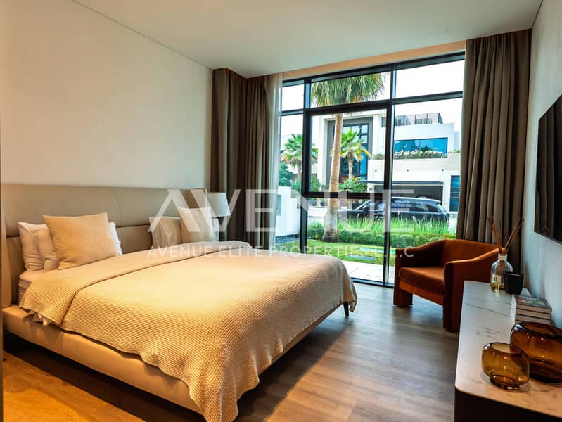 Exquisite Villa | Beach Front Living | Vacant - Image 8