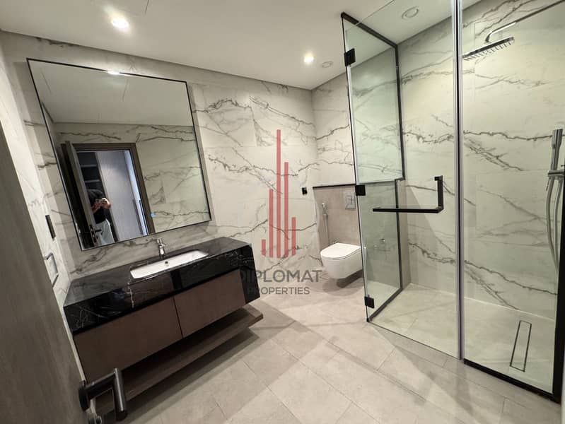 Brand New | Spacious | Amazing View - Image 9