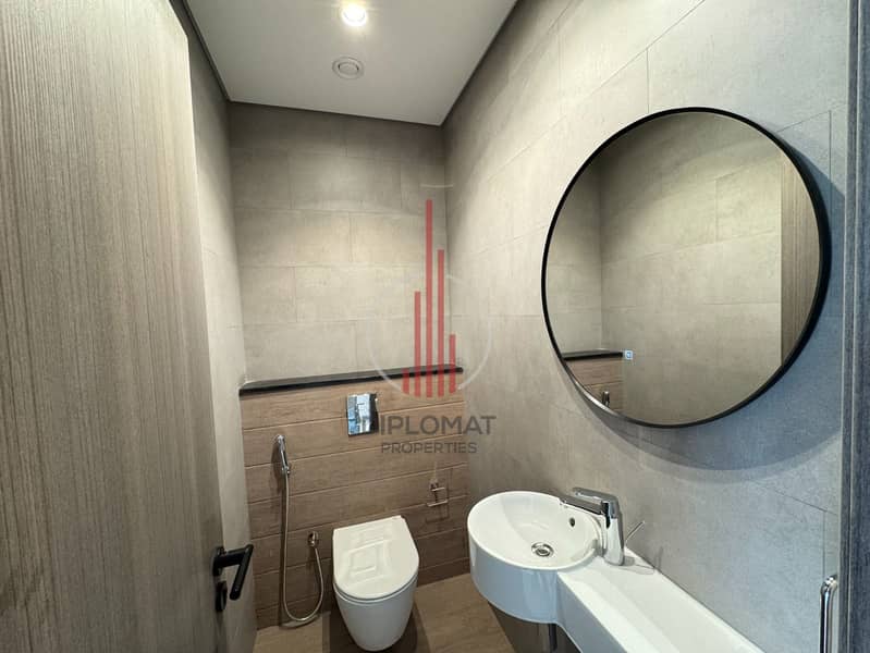 Brand New | Spacious | Amazing View - Image 10