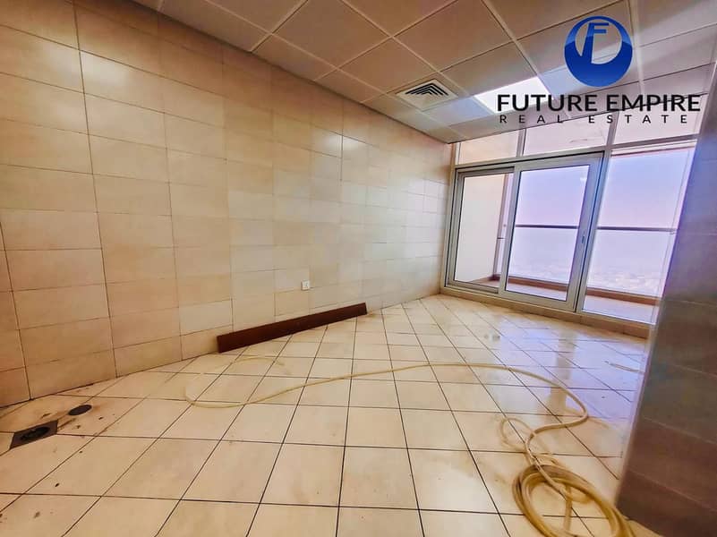 Chiller Free | Luxurious 2BHK | Maid's Room | High Floor - Image 29