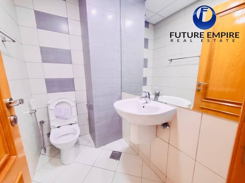 Chiller Free | Luxurious 2BHK | Maid's Room | High Floor - Image 32