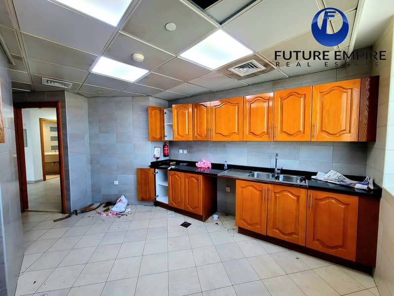 Chiller Free | Luxurious 2BHK | Maid's Room | High Floor - Image 8