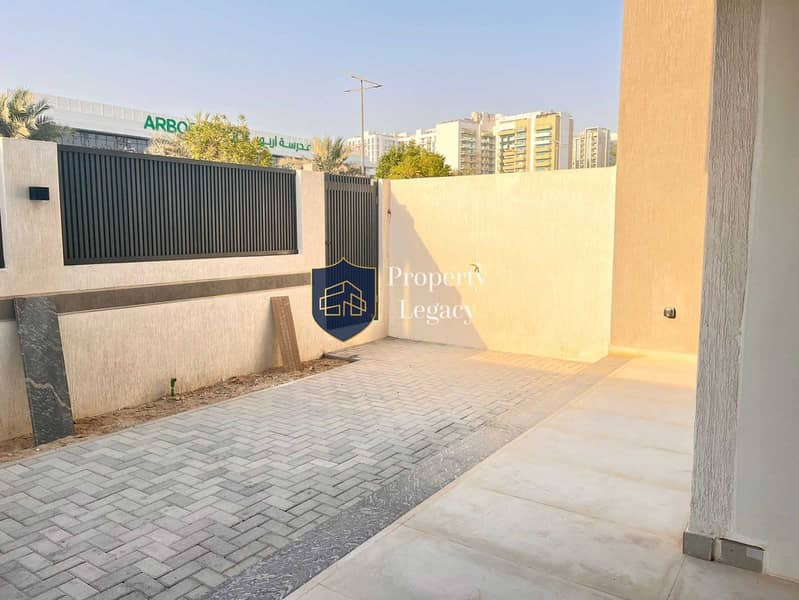 Modern Townhouse | Good Connectivity | Prime Area