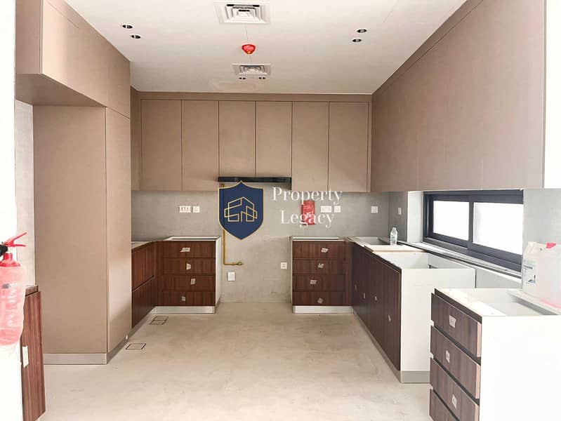 Modern Townhouse | Good Connectivity | Prime Area