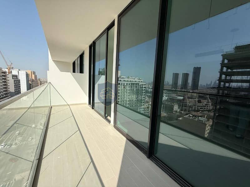 Skyline View | Prime Location | High Floor - Image 8