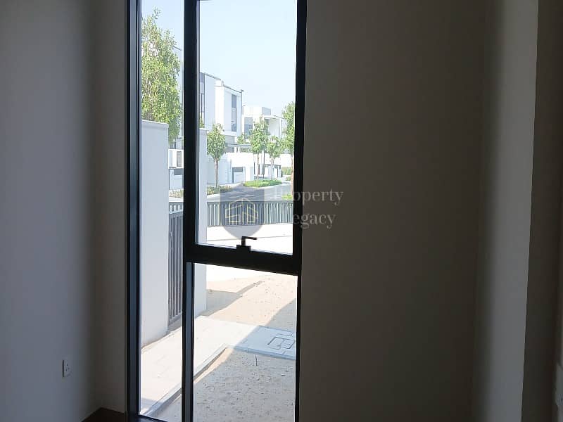 Luxury 4 BR House | Premium Location | Vacant - Image 6