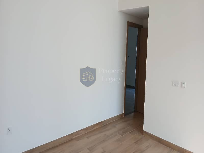 Luxury 4 BR House | Premium Location | Vacant - Image 7