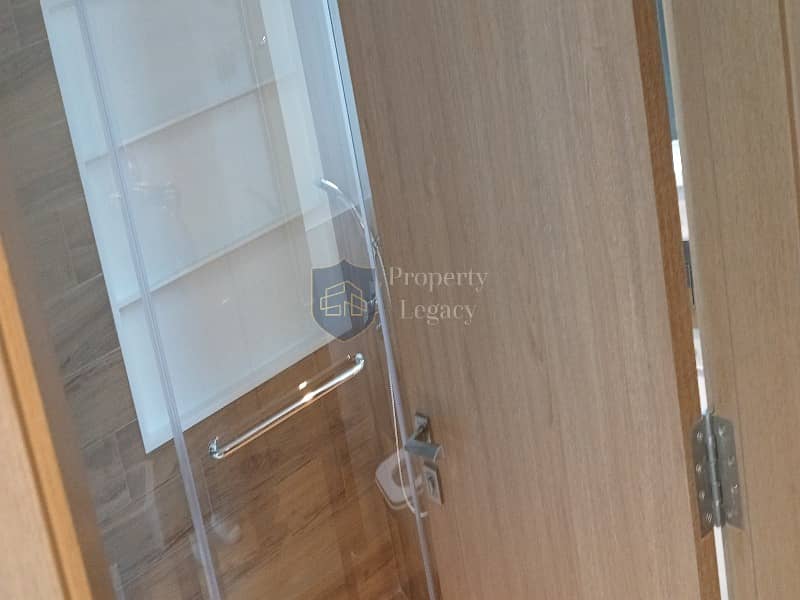 Luxury 4 BR House | Premium Location | Vacant - Image 17