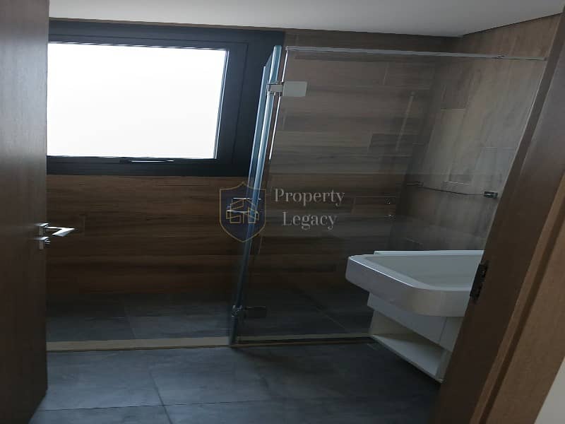 Luxury 4 BR House | Premium Location | Vacant - Image 18