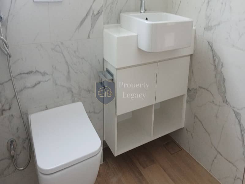 Luxury 4 BR House | Premium Location | Vacant - Image 19