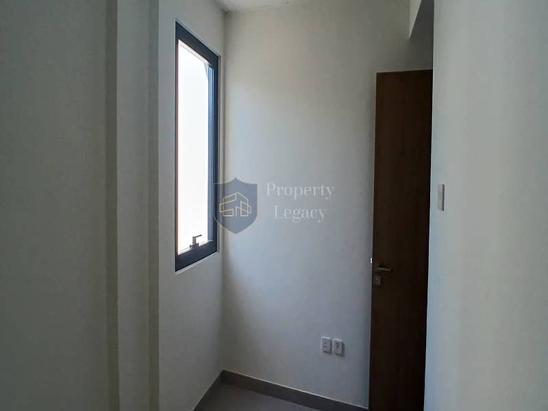 Vacant | Ready To Move In | Private Garden - Image 11