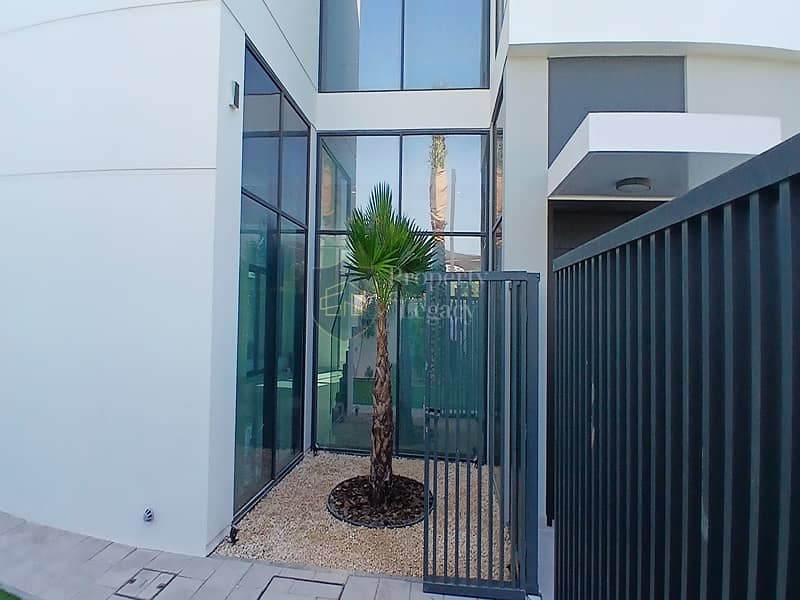 Vacant | Ready To Move In | Private Garden - Image 15