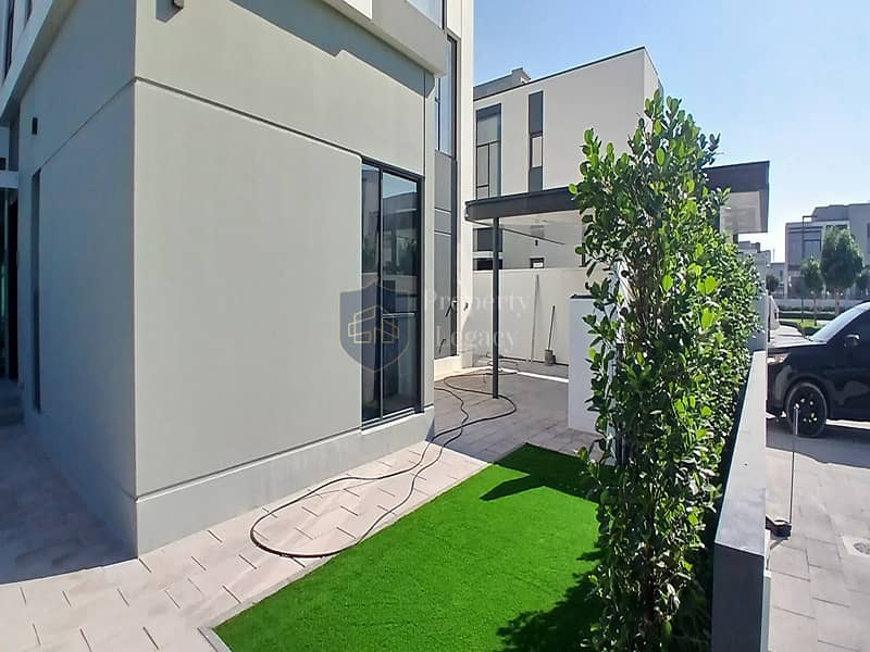 Vacant | Ready To Move In | Private Garden - Image 16