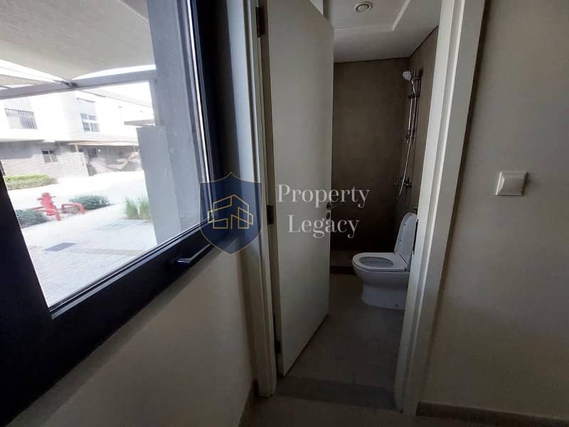 Community View | Spacious | Vacant - Image 12