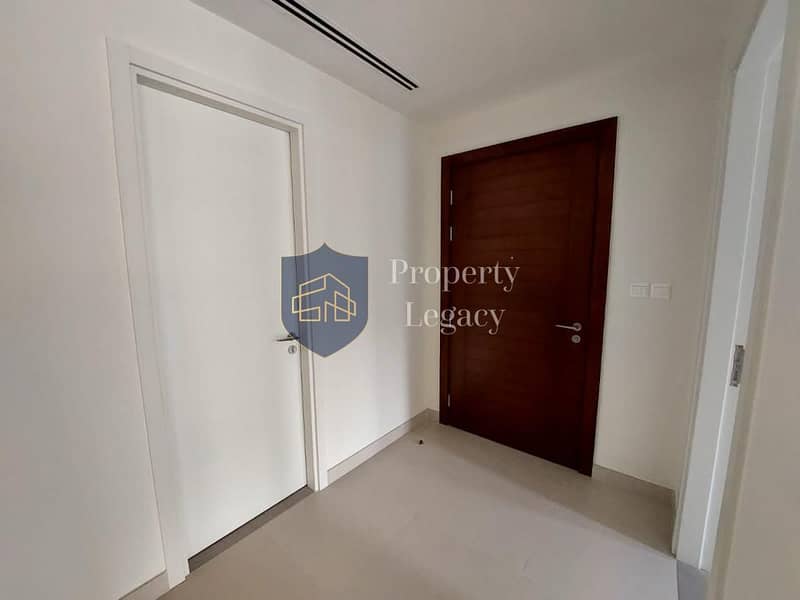 Community View | Spacious | Vacant - Image 14