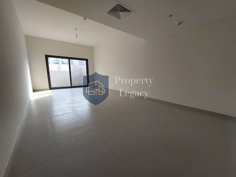 Community View | Spacious | Vacant - Image 15