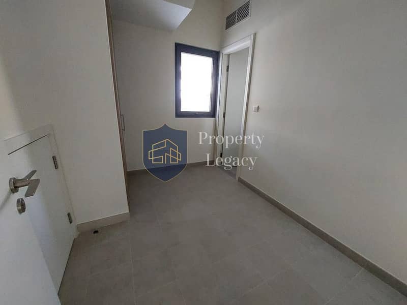 Community View | Spacious | Vacant - Image 16