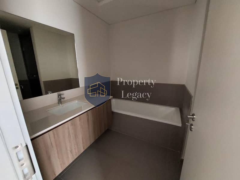 Community View | Spacious | Vacant - Image 18