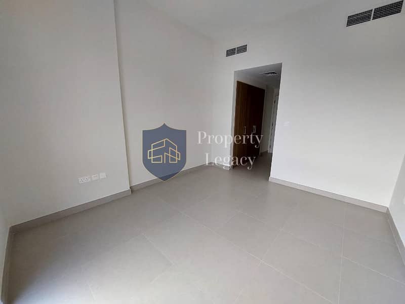 Community View | Spacious | Vacant - Image 22