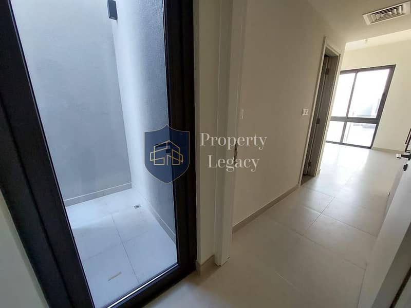 Community View | Spacious | Vacant - Image 23