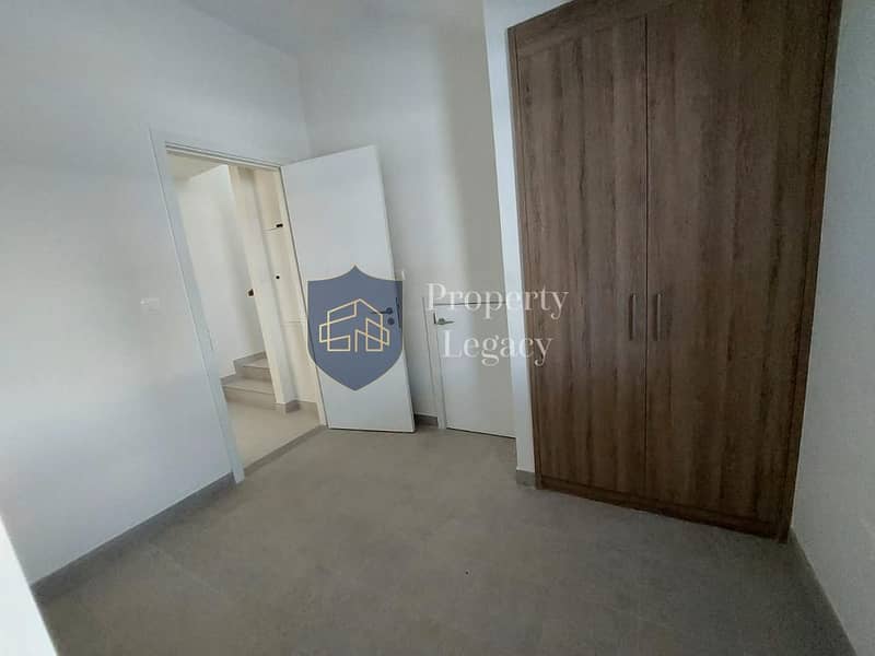 Community View | Spacious | Vacant - Image 24