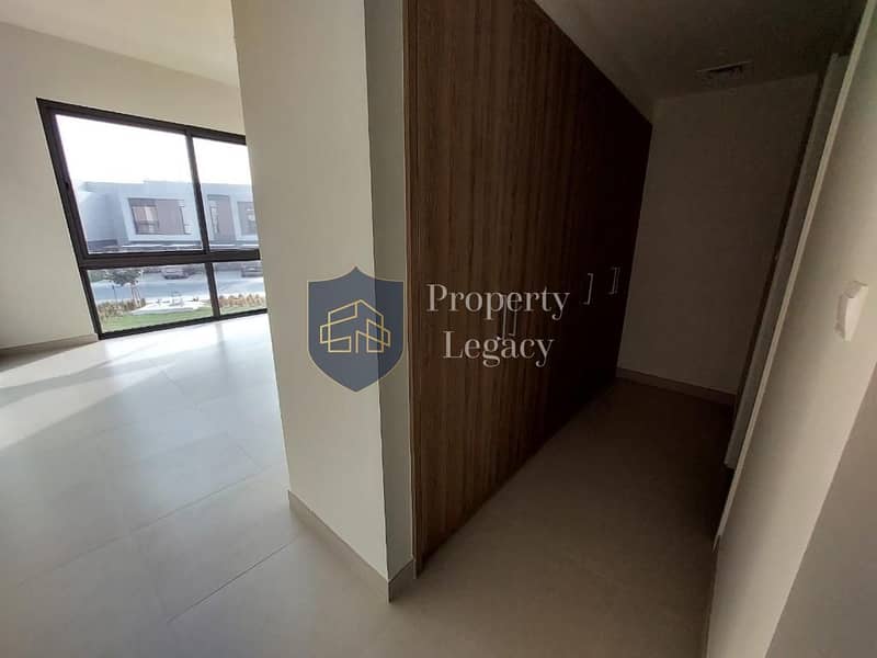 Community View | Spacious | Vacant - Image 25