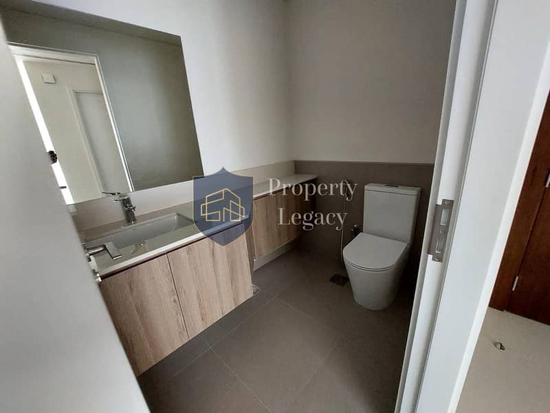 Community View | Spacious | Vacant - Image 27