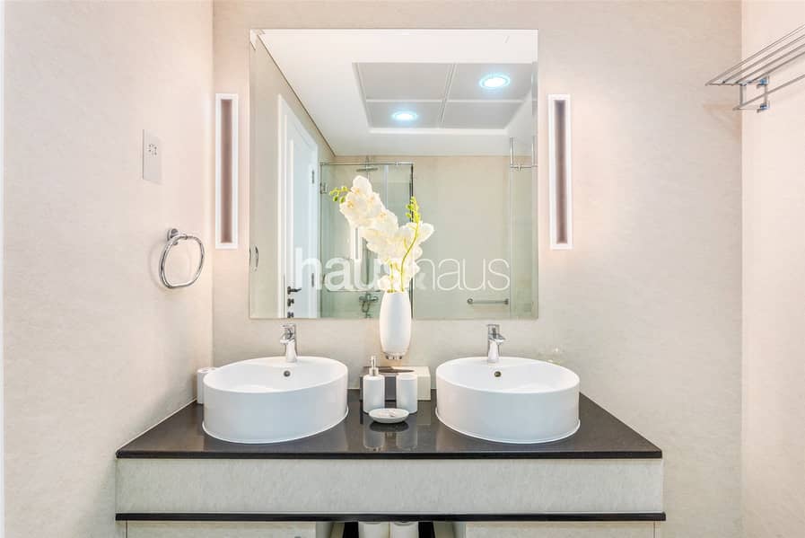 Burj Khalifa View | Upgraded | Furnished | VOT - Image 9