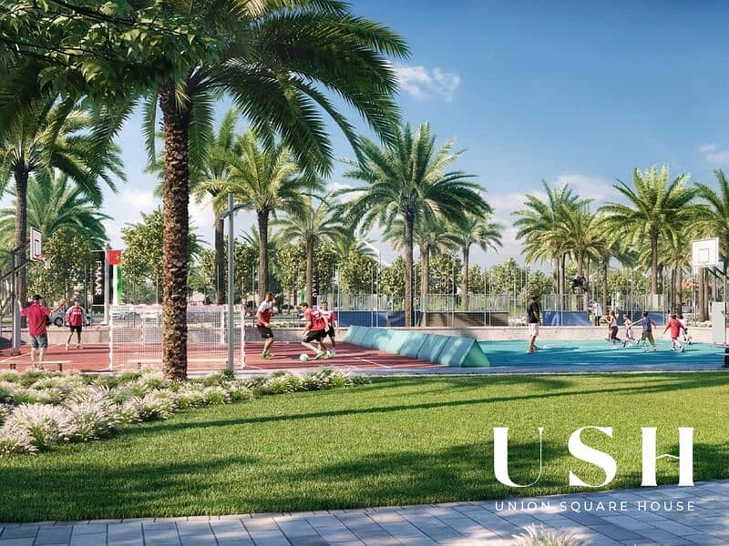 Genuine | Single Row | On The Pool and Park | Spacious Layout