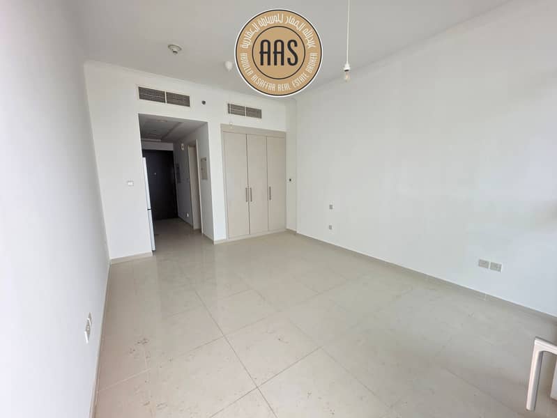 Spacious Studio Apartment With Lagoon view - Image 6