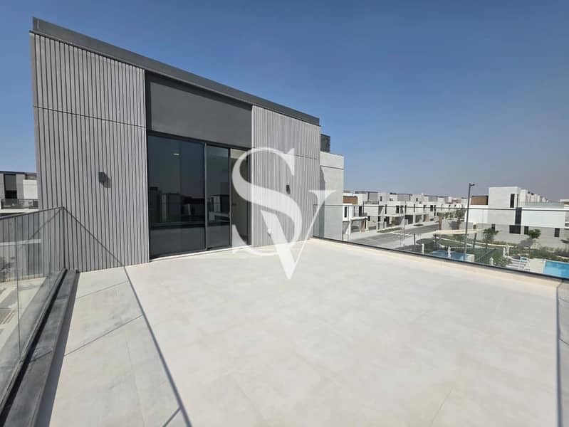 Corner Unit |Close to Market |On the Pool and Park - Image 17