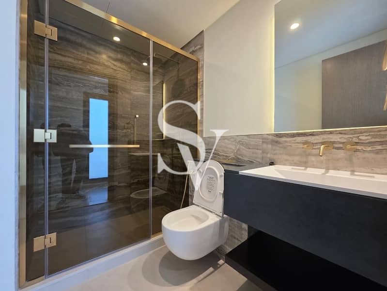 Corner Unit |Close to Market |On the Pool and Park - Image 19