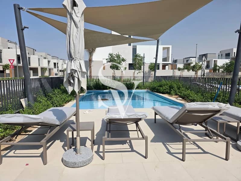 Corner Unit |Close to Market |On the Pool and Park - Image 22