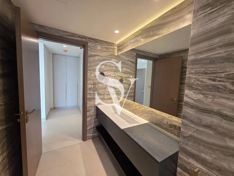 Corner Unit |Close to Market |On the Pool and Park - Image 23