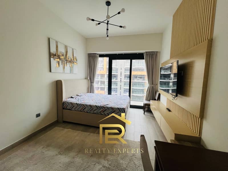 BRIGHT UNIT |FULLY FURNISHED | READY TO MOVE IN |