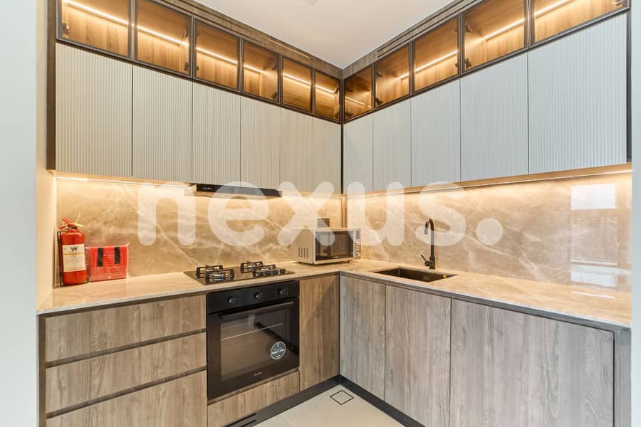 Corner Unit | Pool View | Park View